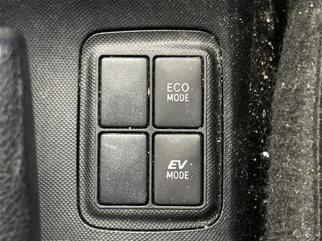 Toyota AQUA 2013 8357934-19