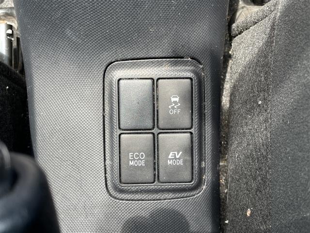 Toyota AQUA 2015 8357935-8