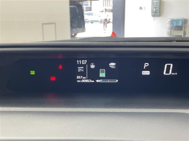 Toyota AQUA 2018 8357936-10