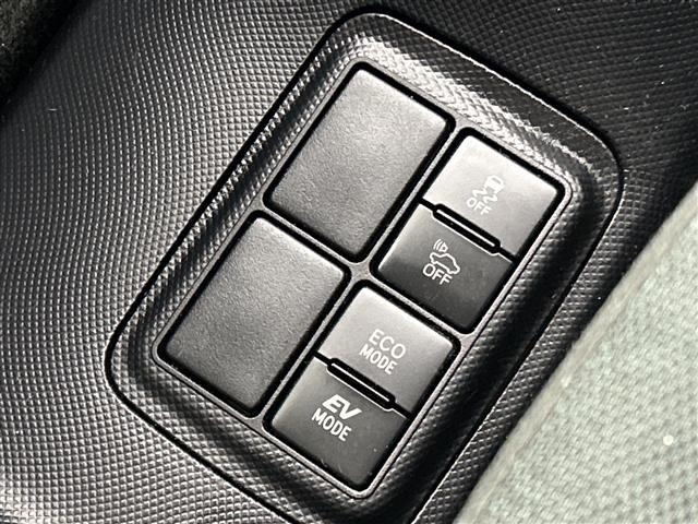 Toyota AQUA 2017 8357937-8