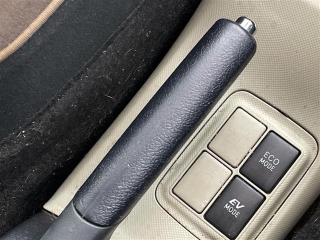 Toyota AQUA 2012 8357938-11