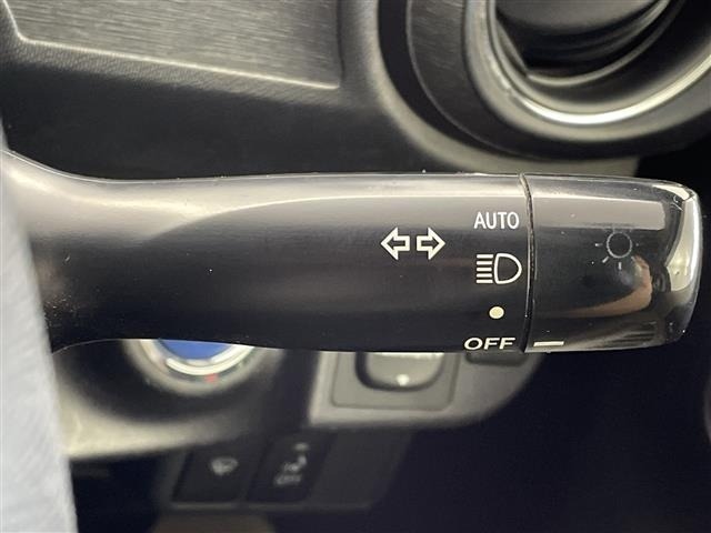 Toyota AQUA 2012 8357938-8