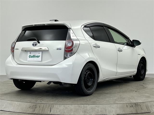 Toyota AQUA 2013 8357939-12