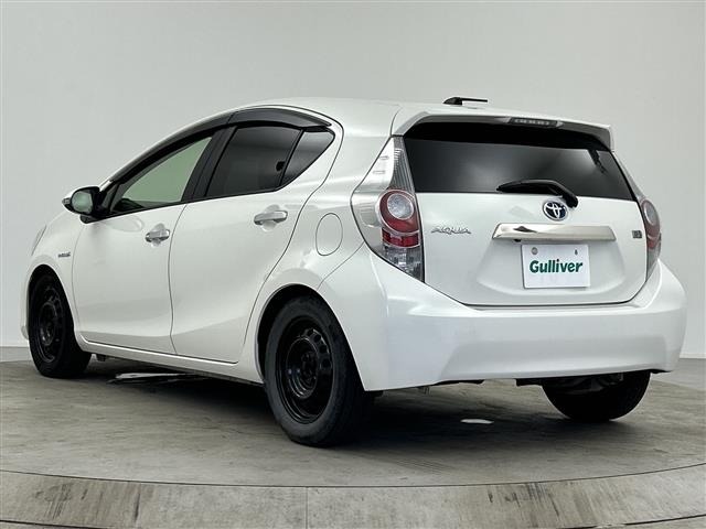 Toyota AQUA 2013 8357939-13