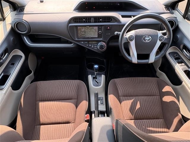 Toyota AQUA 2014 8357940-14