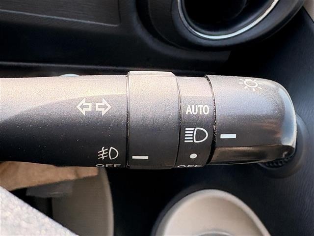 Toyota AQUA 2014 8357940-8