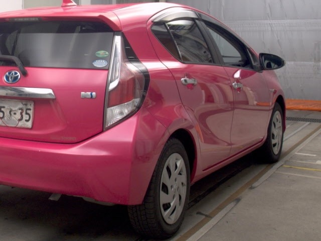 Toyota AQUA 2014 8357945-5