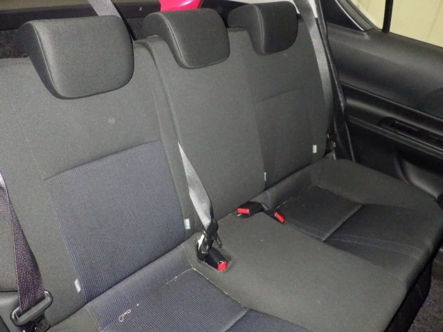 Toyota AQUA 2014 8357945-8
