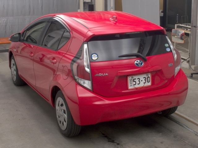 Toyota AQUA 2015 8357946-1