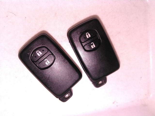 Toyota AQUA 2013 8357947-10