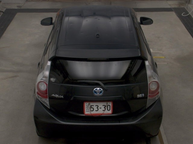 Toyota AQUA 2013 8357947-7