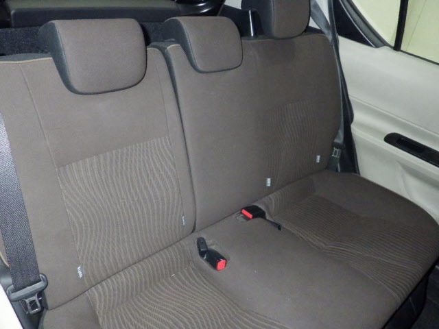 Toyota AQUA 2013 8357947-8