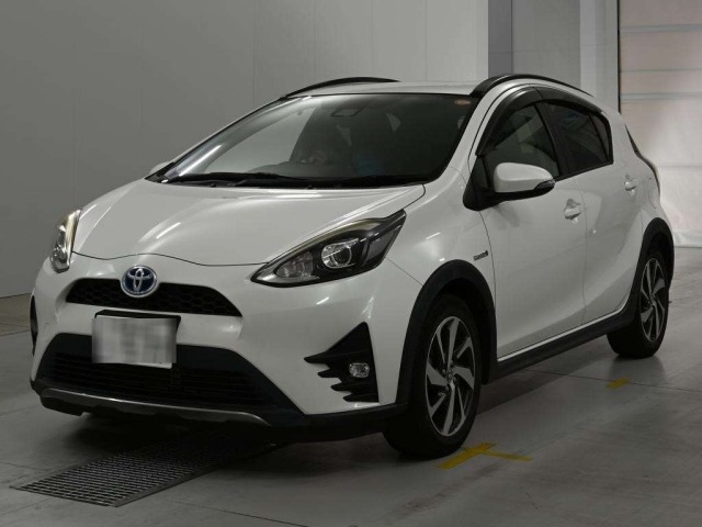Toyota AQUA 2018 8357960-0