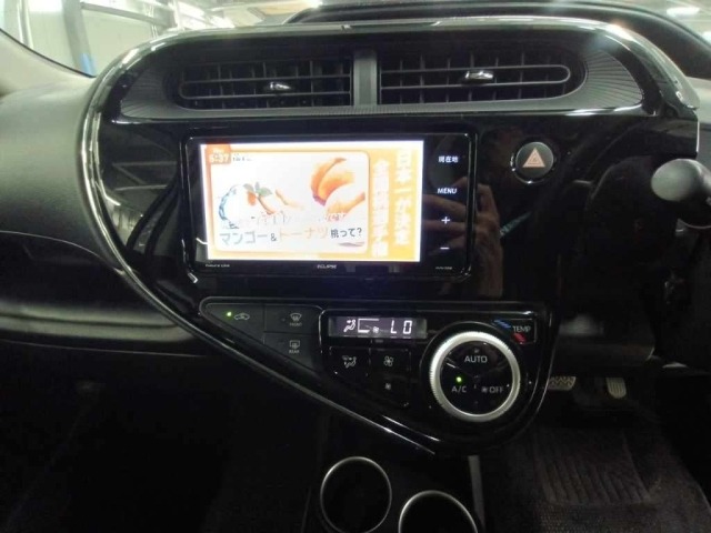 Toyota AQUA 2018 8357960-11