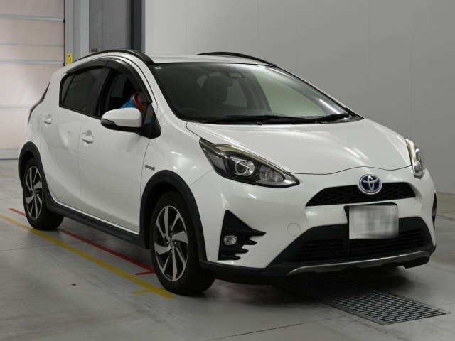 Toyota AQUA 2018 8357960-5