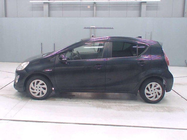 Toyota AQUA 2015 8357961-4