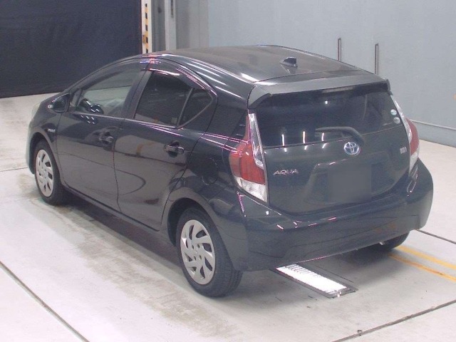 Toyota AQUA 2015 8357961-6