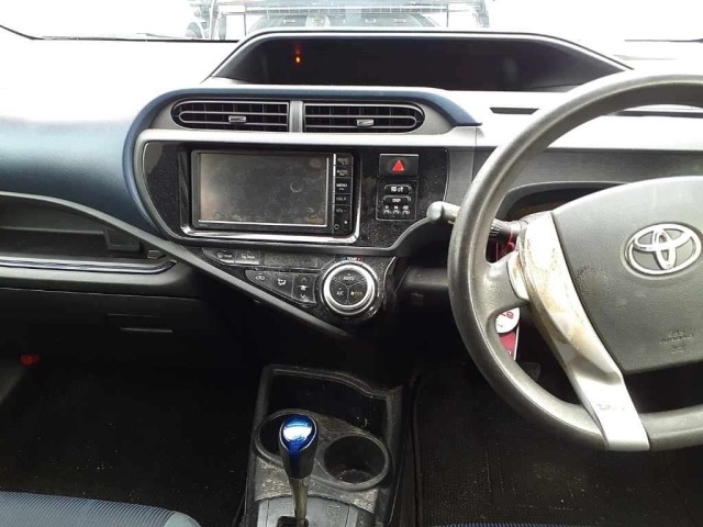 Toyota AQUA 2015 8357961-9