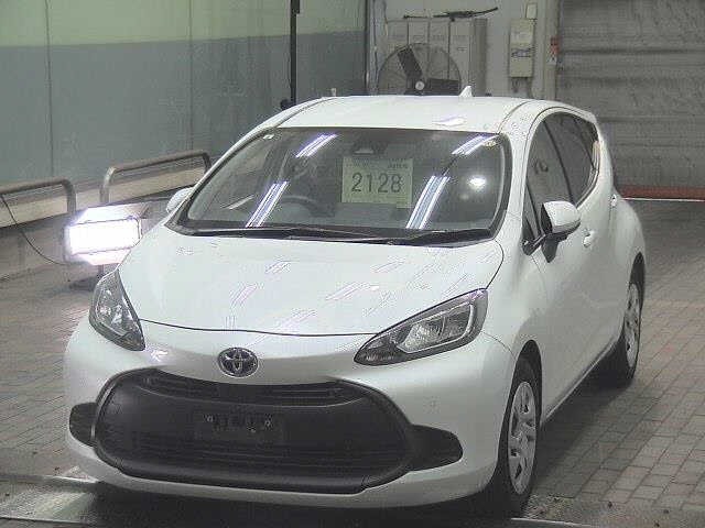Toyota AQUA 2022 8357965-4