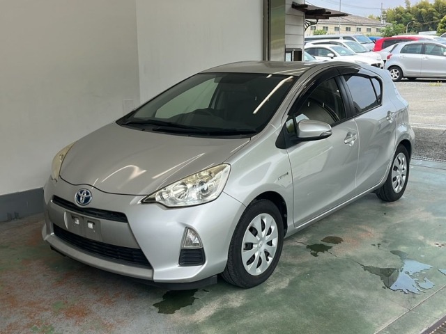 Toyota AQUA 2013 8357967-0
