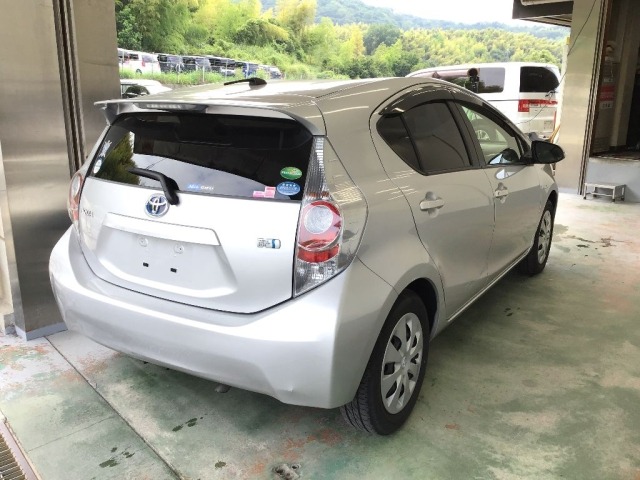 Toyota AQUA 2013 8357967-4
