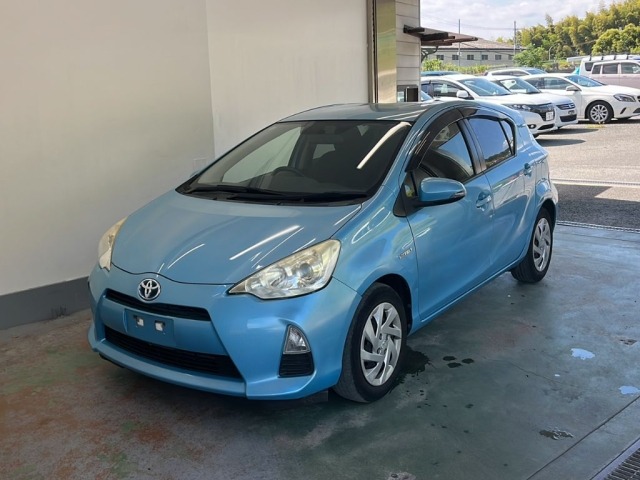 Toyota AQUA 2013 8357968-0