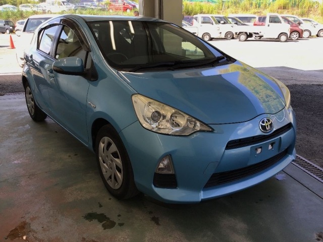 Toyota AQUA 2013 8357968-3