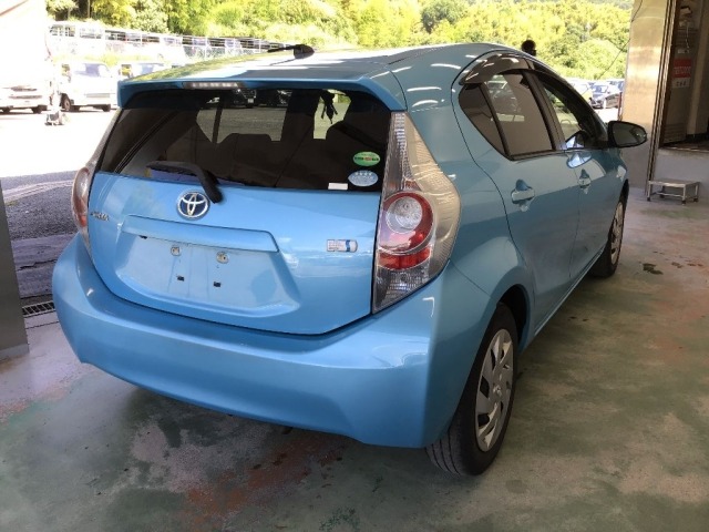 Toyota AQUA 2013 8357968-4