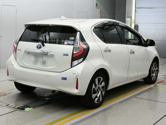 Toyota AQUA 2020 8357976-1