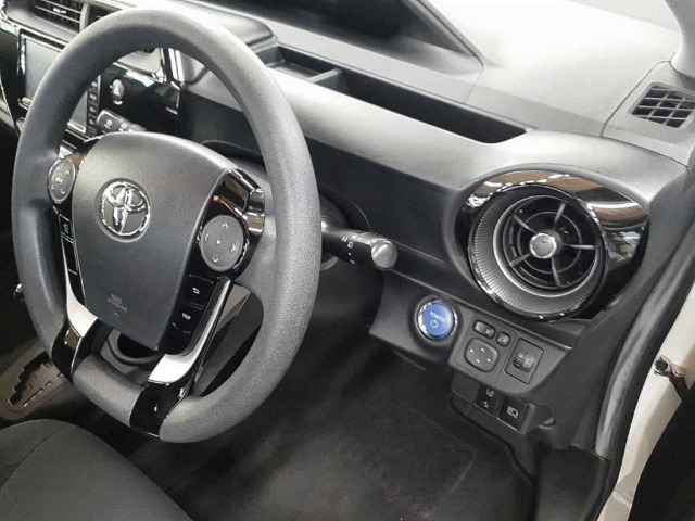 Toyota AQUA 2020 8357976-9