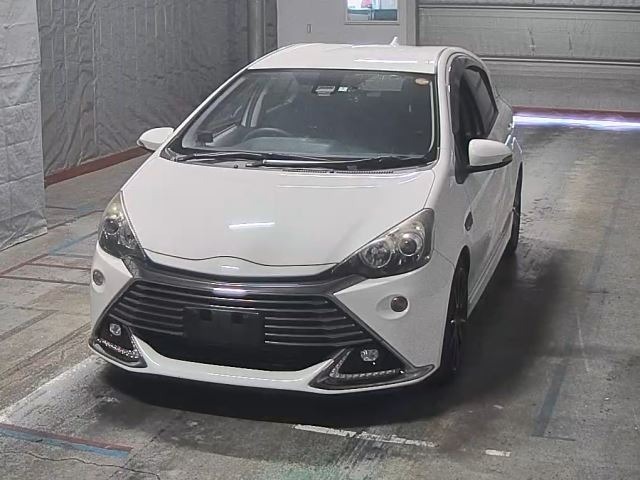 Toyota AQUA 2016 8357977-0