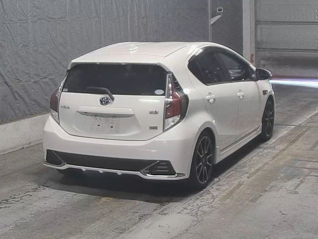 Toyota AQUA 2016 8357977-1