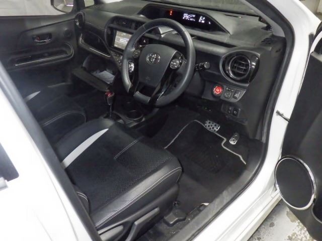 Toyota AQUA 2016 8357977-3