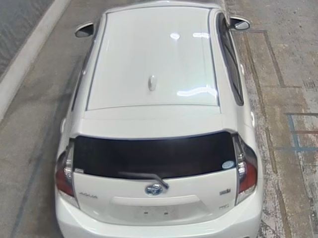 Toyota AQUA 2016 8357977-6