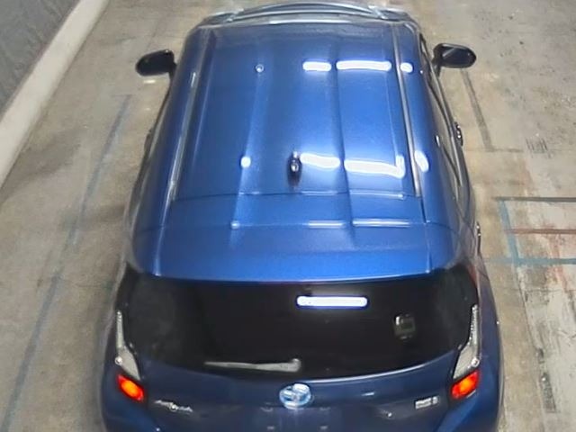 Toyota AQUA 2022 8357978-6