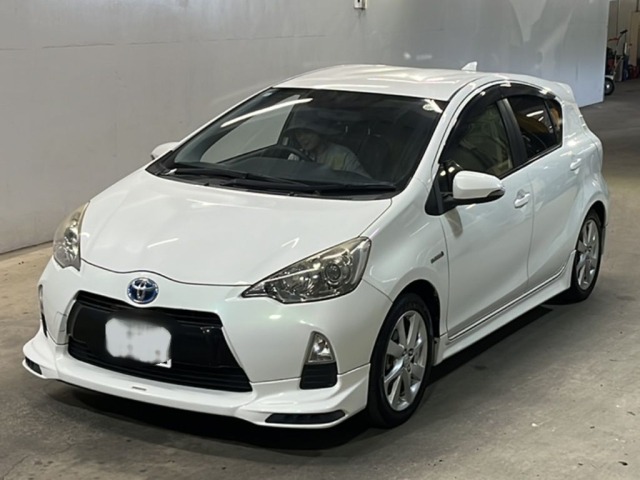 Toyota AQUA 2014 8357979-0