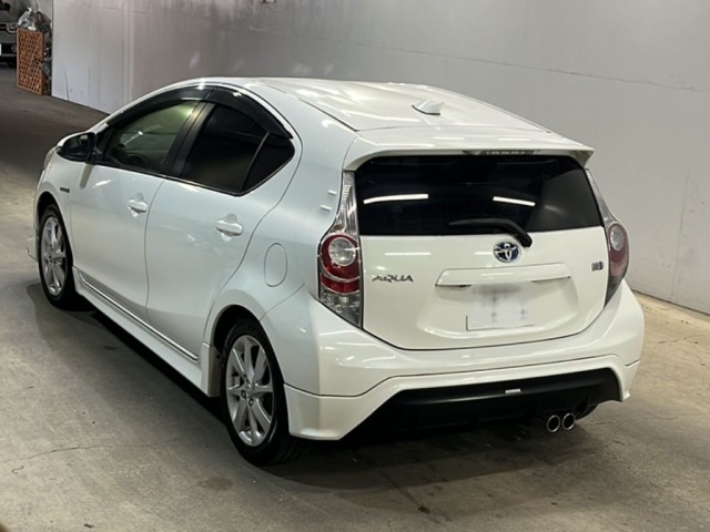 Toyota AQUA 2014 8357979-1