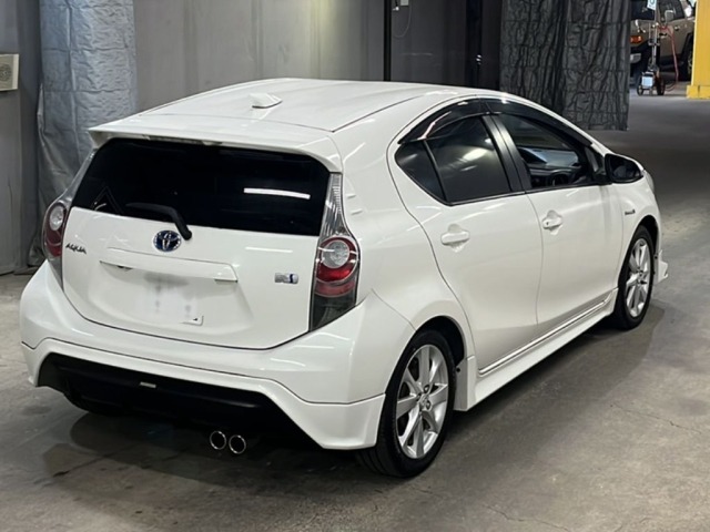 Toyota AQUA 2014 8357979-5