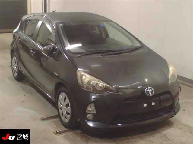 Toyota AQUA 2013 8357983-0