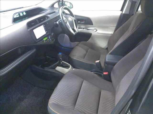 Toyota AQUA 2013 8357983-3