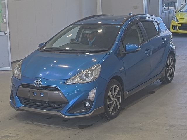 Toyota AQUA 2015 8357984-0