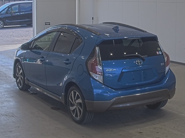 Toyota AQUA 2015 8357984-1