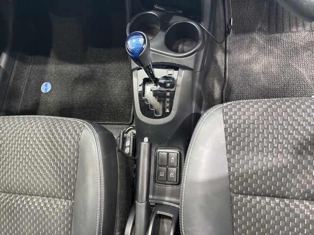 Toyota AQUA 2015 8357984-5