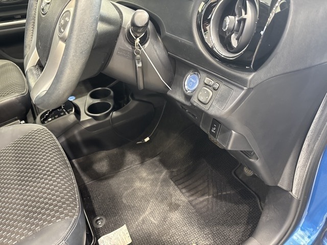 Toyota AQUA 2015 8357984-6