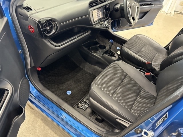 Toyota AQUA 2015 8357984-9