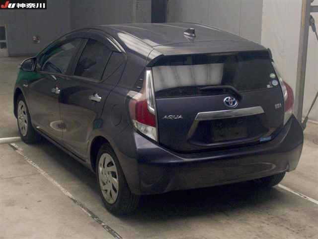 Toyota AQUA 2015 8357985-1