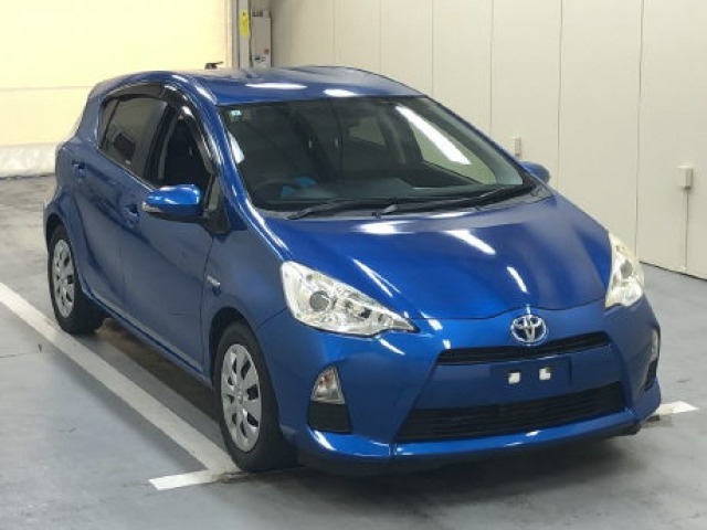 Toyota AQUA 2013 8357992-0