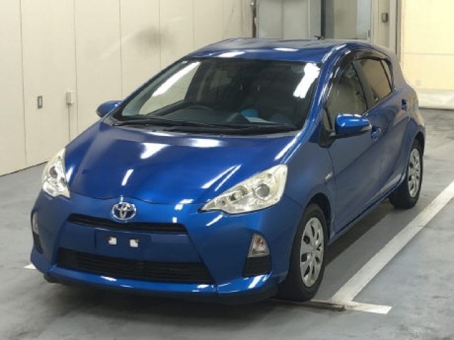 Toyota AQUA 2013 8357992-2
