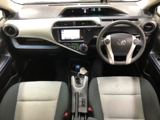 Toyota AQUA 2013 8357992-4