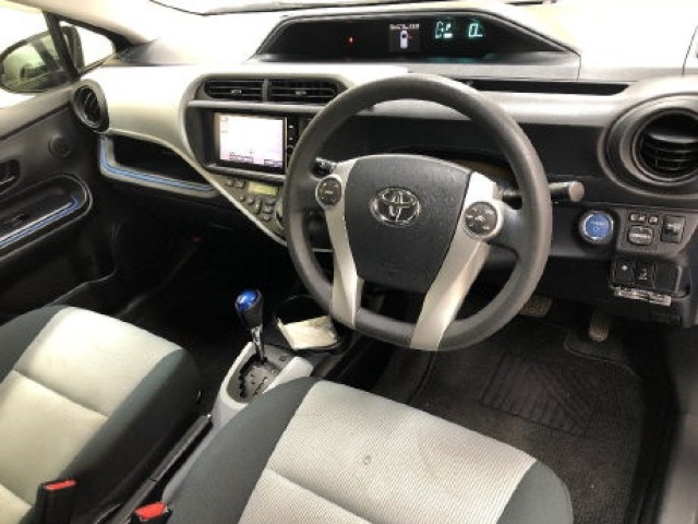 Toyota AQUA 2013 8357992-5